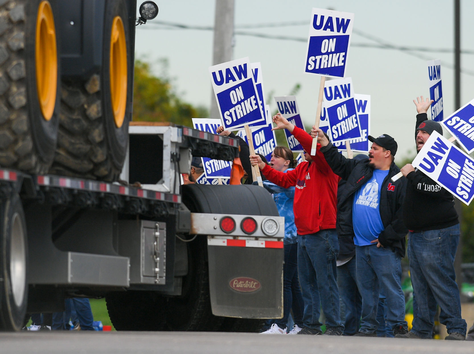 101321-qc-nws-deerestrike-023
